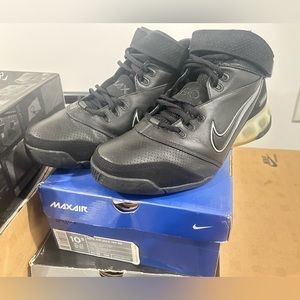 Nike Air Max 180 BB shoes size 10.5